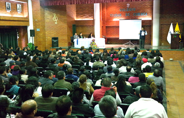 Artesanos y emprendedores del Austro Artesanos y emprendedores del Austro