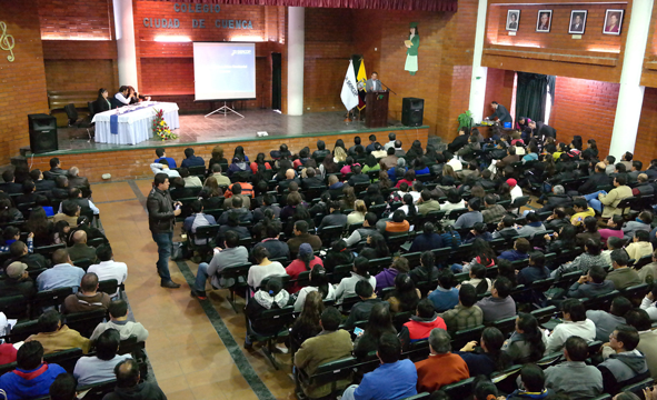 Artesanos y actores de la Economía Popular y Solidaria Artesanos y actores de la Economía Popular y Solidaria